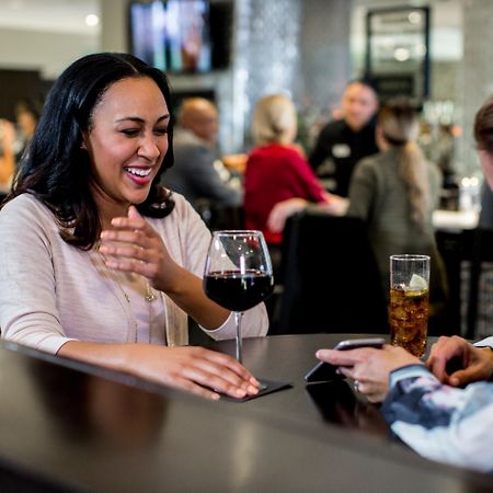Holiday Inn - Columbus, an IHG Hotel Bagian luar foto