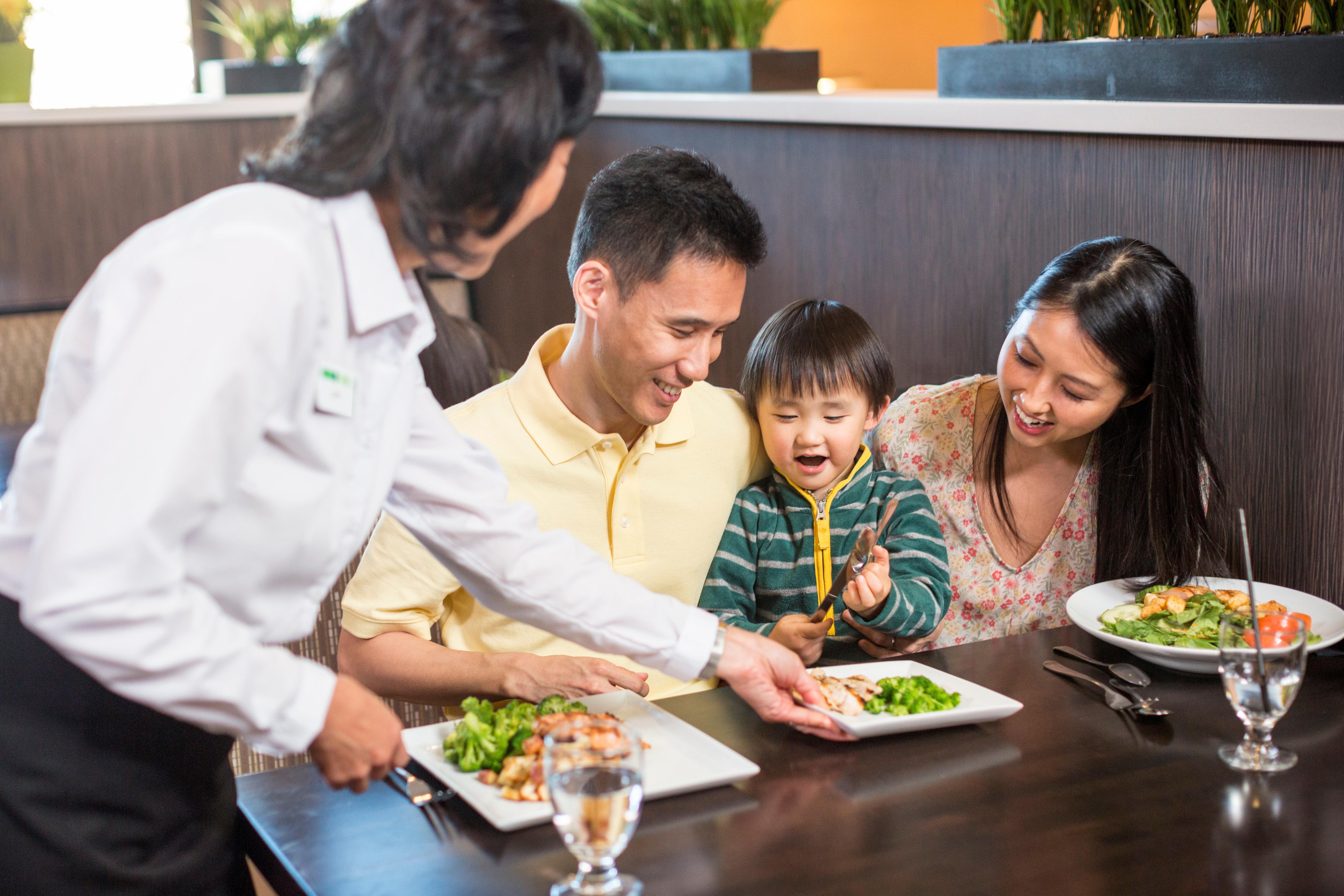 Holiday Inn - Columbus, an IHG Hotel Bagian luar foto
